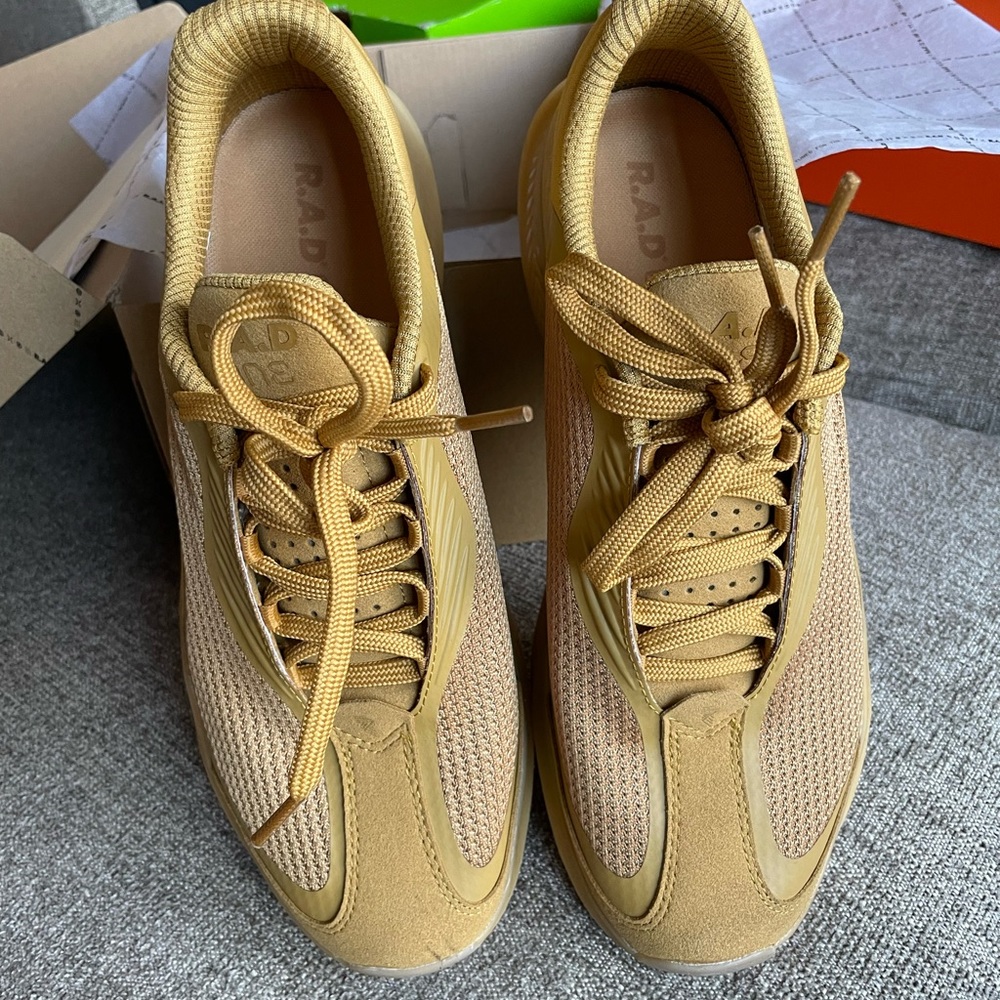 RAD Global Shoes M8.5/W10